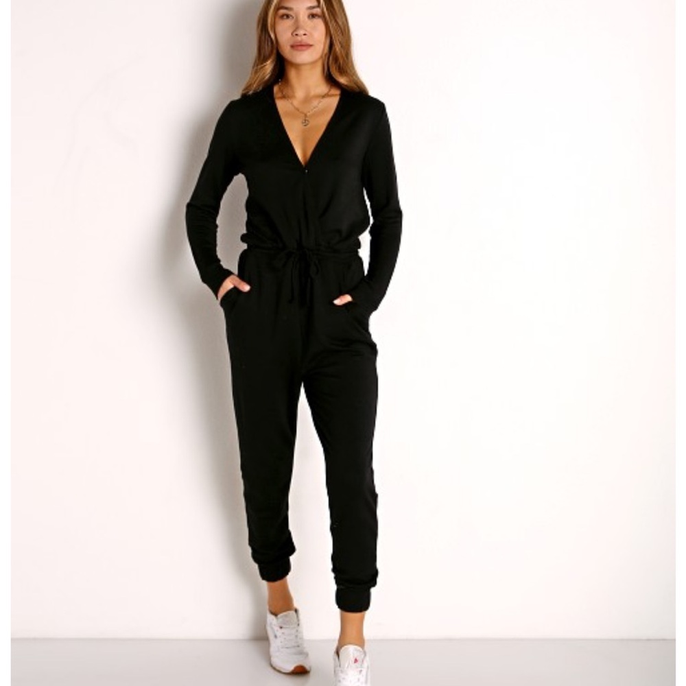 Beyond Yoga Black fleece Jumpsuit. XS nwot